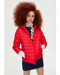 Женская красная куртка-пуховик от Pull&Bear
