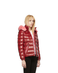 Женская красная куртка-пуховик от Moncler