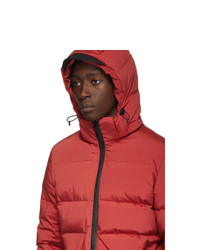 Мужская красная куртка-пуховик от Fendi