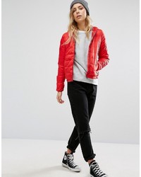 Женская красная легкая куртка от Pull&Bear