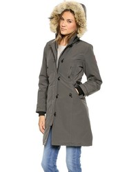 Женская красная парка от Canada Goose