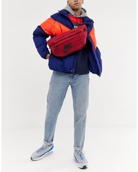 Мужская красная поясная сумка от Nike