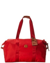 Красная спортивная сумка из плотной ткани