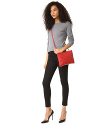 Красная сумка через плечо от MCM