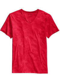 Красная футболка с v-образным вырезом