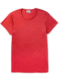 Красная футболка с круглым вырезом