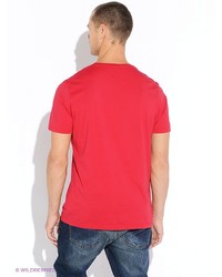 Мужская красная футболка от WHITNEY