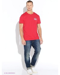 Мужская красная футболка от WHITNEY