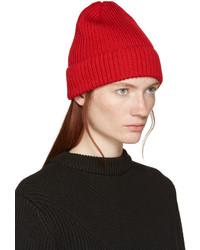 Женская красная шапка от Hyke