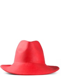 Красная шерстяная шляпа