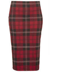 Красная юбка-карандаш в шотландскую клетку