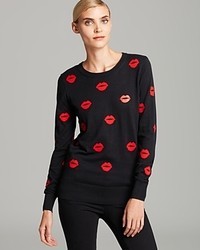 Красно-черный свитер с круглым вырезом
