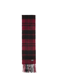 Красно-черный шарф в шотландскую клетку