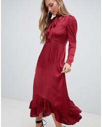 Красное вечернее платье с рюшами от Forever New