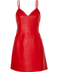 Красное кожаное платье прямого кроя от ALEXACHUNG