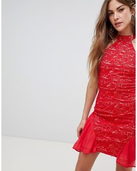 Красное кружевное облегающее платье от AX Paris