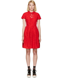Красное кружевное платье-миди от Carven