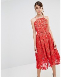 Красное кружевное платье-миди от Warehouse