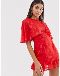 Красное кружевное платье с плиссированной юбкой от Lasula
