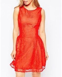 Красное кружевное платье с пышной юбкой от Love