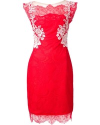 Красное кружевное платье-футляр от Marchesa