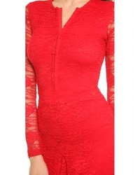 Красное кружевное платье-футляр от Nightcap Clothing