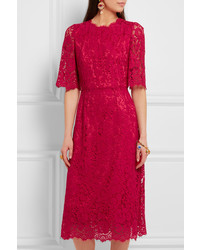 Красное кружевное платье от Dolce & Gabbana