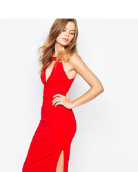 Красное облегающее платье с вырезом