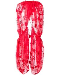 Красное пальто-накидка с украшением от Simone Rocha
