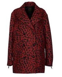 Красное пальто с леопардовым принтом