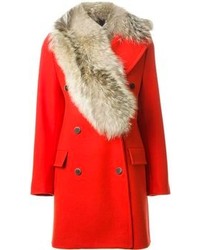 Красное пальто с меховым воротником от MSGM