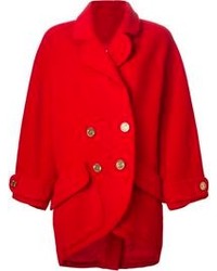 Женское красное пальто от Chanel