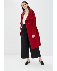 Женское красное пальто от La Reine Blanche