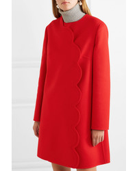 Женское красное пальто от Valentino