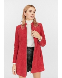 Женское красное пальто от Stradivarius