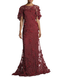 Красное платье из фатина с цветочным принтом