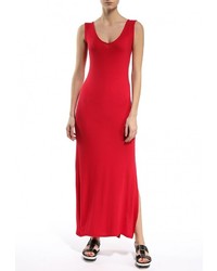 Красное платье-макси от Influence