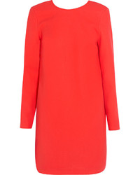 Красное платье прямого кроя от Victoria Beckham