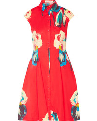 Красное платье-рубашка с цветочным принтом от Lela Rose