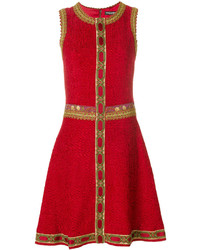 Красное платье с вышивкой от Dolce & Gabbana