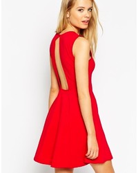 Красное платье с плиссированной юбкой с вырезом от Asos