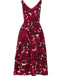 Красное платье с плиссированной юбкой с цветочным принтом от Marc Jacobs
