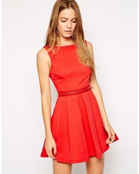 Красное платье с плиссированной юбкой от AX Paris