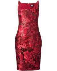 Красное платье-футляр из парчи от Dsquared2