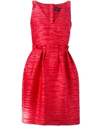 Красное платье-футляр из парчи от Lanvin