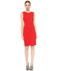 Красное платье-футляр от Narciso Rodriguez