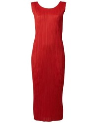 Красное платье от Issey Miyake