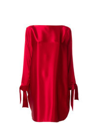 Красное сатиновое платье прямого кроя