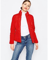 Красное стеганое пальто
