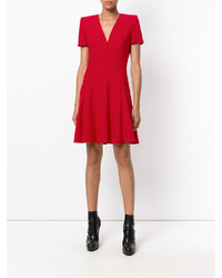 Красное шелковое платье от Alexander McQueen